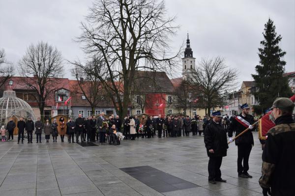 Uroczystości przed pomnikiem Powstańca Wielkopolskiego - kliknij aby powiększyć