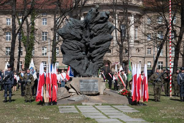 82. rocznica Zbrodni Katyńskiej- kliknij aby powiększyć