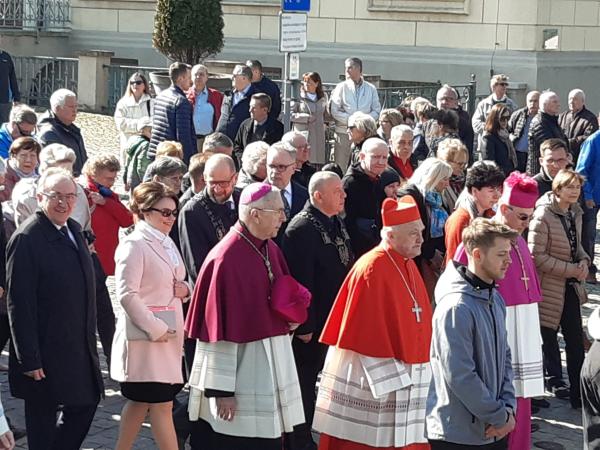 Gnieźnieńskie uroczystości ku czci Świętego Wojciecha - kliknij aby powiększyć