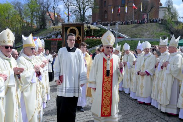 Gnieźnieńskie uroczystości ku czci Świętego Wojciecha - kliknij aby powiększyć