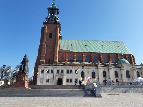 Gnieźnieńskie uroczystości ku czci Świętego Wojciecha - kliknij aby powiększyć