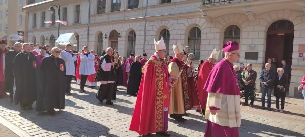 Gnieźnieńskie uroczystości ku czci Świętego Wojciecha - kliknij aby powiększyć