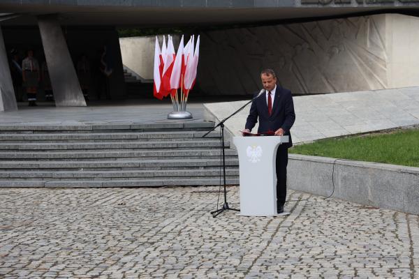 1 września 2022 roku przy Pomniku Armii Poznań Wojciech Jankowiak Wicemarszałek Województwa Wielkopolskiego na zaproszenie Wojewody Wielkopolskiego uczestniczył w uroczystości upamiętniającej 83. rocznicę wybuchu II wojny światowej. - kliknij aby powiększyć