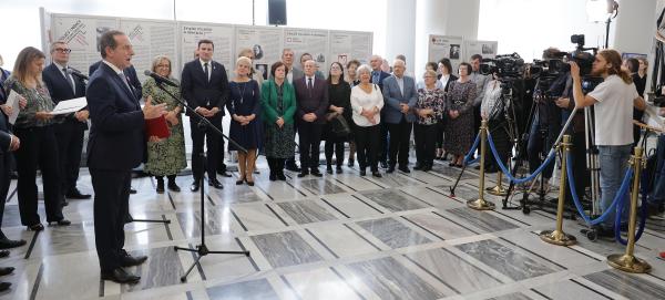 Wystawa Związek Polaków w Niemczech: ludzie-idee-pamięć w Senacie RP- kliknij aby powiększyć