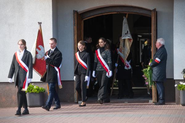 Marszałek Marek Woźniak w poniedziałek 10 października pożegnał Pułkownika Jana Górskiego Prezesa Światowego Związku Żołnierzy Armii Krajowej Okręg Wielkopolska.- kliknij aby powiększyć