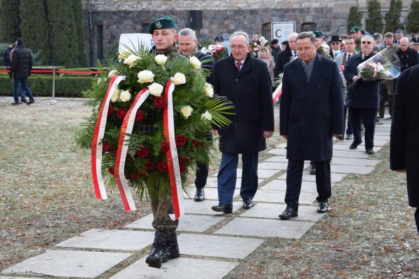 Wielkopolskie obchody 83. rocznicy Pierwszej Masowej Zsyłki Polaków na Sybir- kliknij aby powiększyć