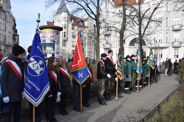 W 104. rocznicę zawarcia rozejmu w Trewirze który kończył walki Powstania Wielkopolskiego 1918/19 i wyznaczał na wielkopolskim froncie linię demarkacyjną uczczono okolicznościową uroczystością w stolicy Wielkopolski. Uczestniczył w niej Wojciech Jankowiak Wicemarszałek Województwa Wielkopolskiego.- kliknij aby powiększyć