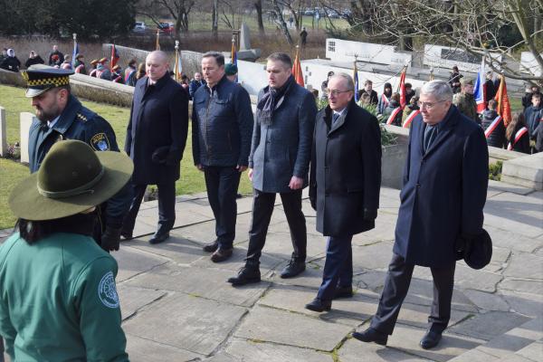 Wojciech Jankowiak Wicemarszałek Województwa Wielkopolskiego wziął udział w uroczystościach z okazji 78. rocznicy zakończenia walk o Poznań w II wojnie światowej.- kliknij aby powiększyć