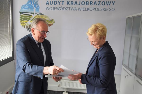 Wicemarszałek Jankowiak podziękował członkom Rady Naukowej Audytu Krajobrazowego- kliknij aby powiększyć