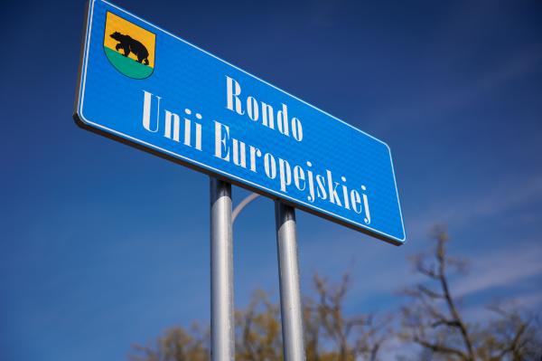 Rondo Unii Europejskiej w Rawiczu- kliknij aby powiększyć