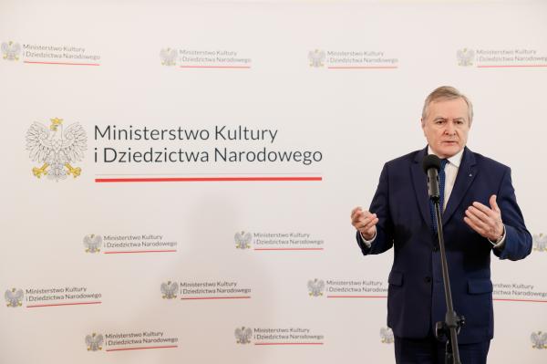 Samorząd Województwa Wielkopolskiego wraz z Ministerstwem Kultury i Dziedzictwa Narodowego poprowadzą wspólnie Wielkopolskie Muzeum Niepodległości. Oznacza to że budowę nowej siedziby Muzeum Powstania Wielkopolskiego współfinansować będzie państwo. Umowę w tej sprawie we wtorek 9 maja podpisali Marek Woźniak Marszałek Województwa Wielkopolskiego i Wicepremier Piotr Gliński Minister Kultury i Dziedzictwa Narodowego- kliknij aby powiększyć