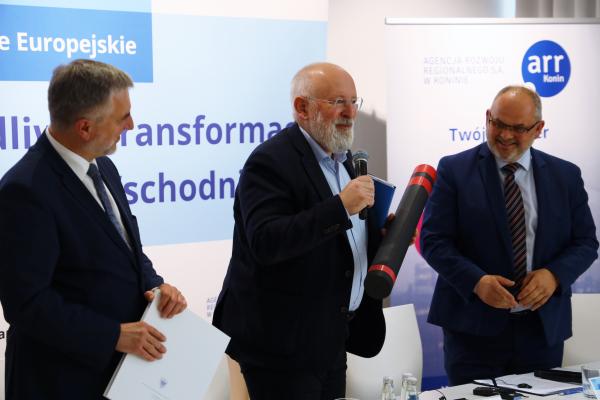 Wiceprzewodniczący Timmermans oraz Marszałek Woźniak wspólnie o sprawiedliwej transformacji - kliknij aby powiększyć