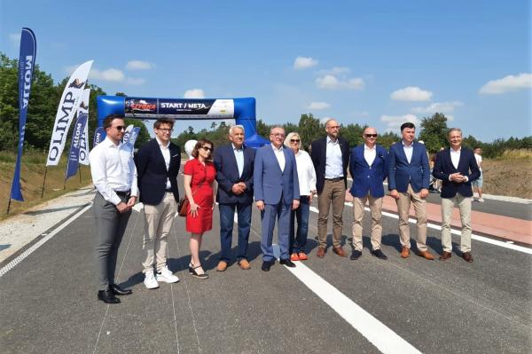 Otwarcie ważnej inwestycji drogowej w ciągu drogi wojewódzkiej nr 260 w Gnieźnie- kliknij aby powiększyć