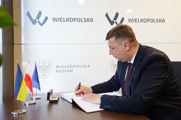 Spotkanie Marszałka Województwa Wielkopolskiego z Konsulem Generalnym Ukrainy we Wrocławiu
- kliknij aby powiększyć