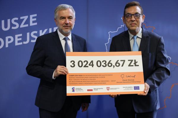 Kolejne wsparcie dla wielkopolskich lecznic od Marszałka. Łącznie już 670 unijnych milionów dla szpitali  - kliknij aby powiększyć