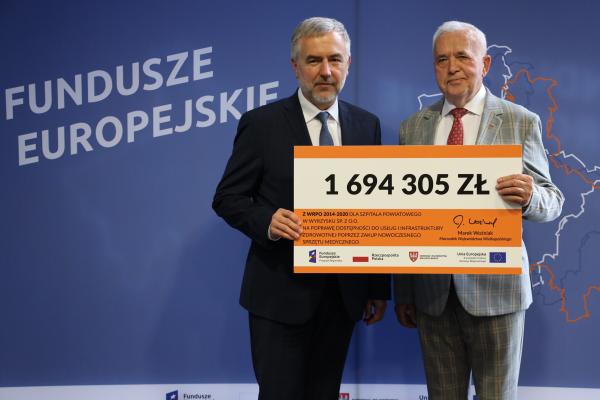 Kolejne wsparcie dla wielkopolskich lecznic od Marszałka. Łącznie już 670 unijnych milionów dla szpitali  - kliknij aby powiększyć