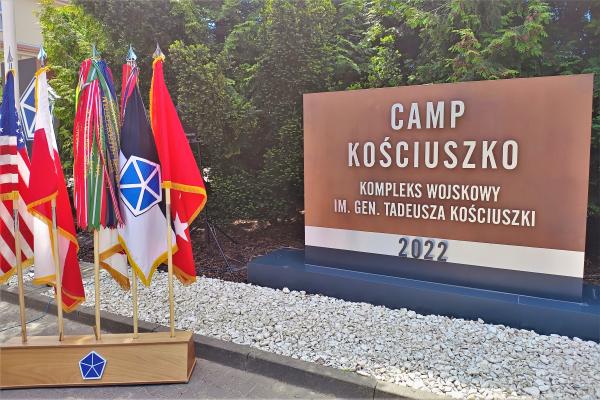 Wicemarszałek Wojciech Jankowiak odwiedził Kompleks Wojskowy Camp Kościuszko w Poznaniu.- kliknij aby powiększyć