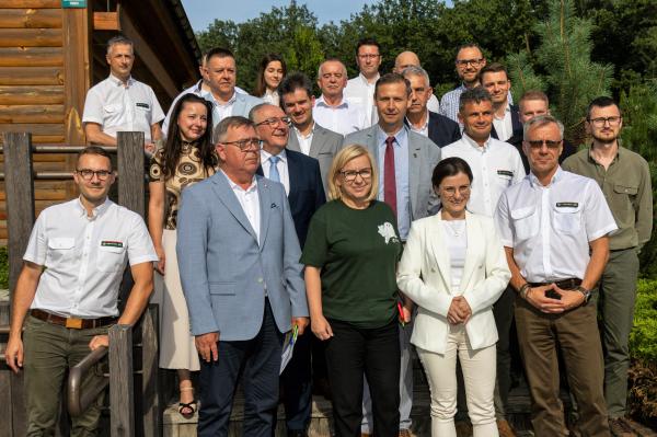 Spotkanie dotyczące propozycji projektu lasów społecznych wokół Poznania, Ośrodek Edukacji Leśnej Nadleśnictwa Łopuchówko na Dziewiczej Górze  - kliknij aby powiększyć