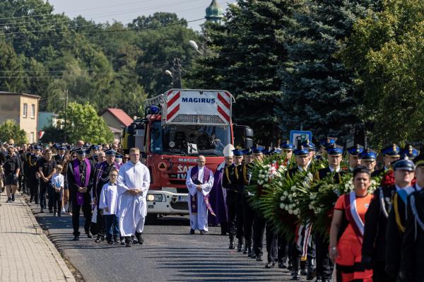 W czwartek 29 sierpnia w Tuchorzy koło Wolsztyna odbył się pogrzeb st. ogn. Łukasza Włodarczyka.- kliknij aby powiększyć