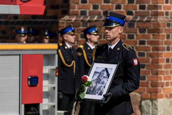 W piątek 30 sierpnia w Poznaniu odbył się pogrzeb st. ogn. Patryka Michalskiego.- kliknij aby powiększyć