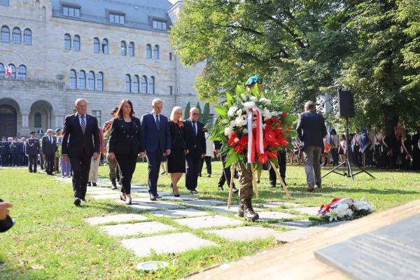 Marek Woźniak, Marszałek Województwa Wielkopolskiego wziął udział w obchodach 85. rocznicy napaści ZSRR na Polskę oraz Światowego Dnia Sybiraka w Poznaniu.- kliknij aby powiększyć