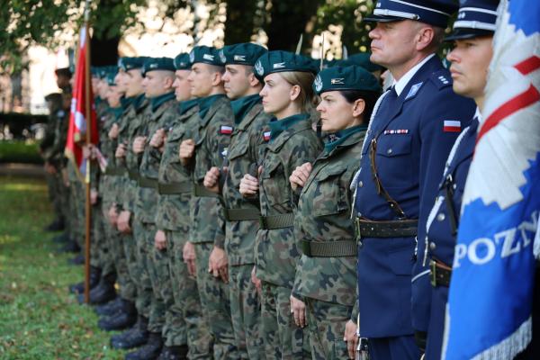 Marek Woźniak, Marszałek Województwa Wielkopolskiego wziął udział w obchodach 85. rocznicy napaści ZSRR na Polskę oraz Światowego Dnia Sybiraka w Poznaniu.- kliknij aby powiększyć