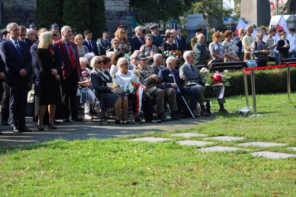 Marek Woźniak, Marszałek Województwa Wielkopolskiego wziął udział w obchodach 85. rocznicy napaści ZSRR na Polskę oraz Światowego Dnia Sybiraka w Poznaniu.- kliknij aby powiększyć