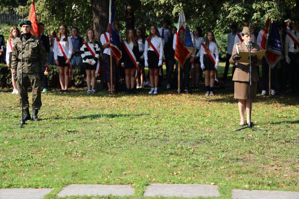 Marek Woźniak, Marszałek Województwa Wielkopolskiego wziął udział w obchodach 85. rocznicy napaści ZSRR na Polskę oraz Światowego Dnia Sybiraka w Poznaniu.- kliknij aby powiększyć