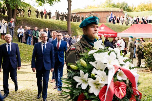 85. rocznica uruchomienia obozu koncentracyjnego w Forcie VII- kliknij aby powiększyć