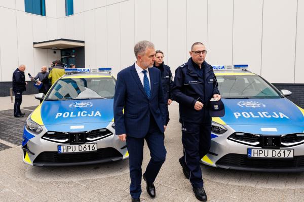 Marszałek Marek Woźniak wziął udział w otwarciu nowej siedziby Laboratorium Kryminalistycznego Komendy Wojewódzkiej Policji w Poznaniu- kliknij aby powiększyć