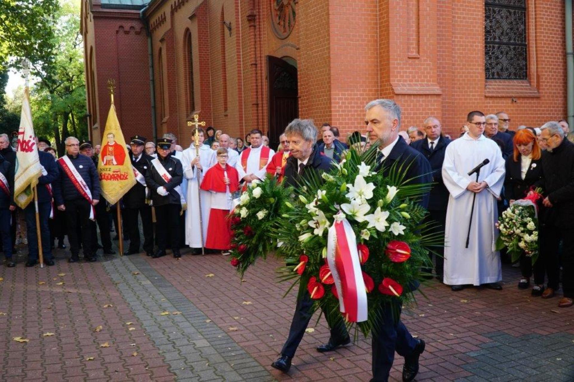 Wielkopolski hołd dla kapelana Solidarności       - zobacz więcej