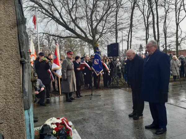 Uroczystości z okazji 106. rocznicy zdobycia przez Powstańców Wielkopolskich lotniska Ławica w Poznaniu- kliknij aby powiększyć