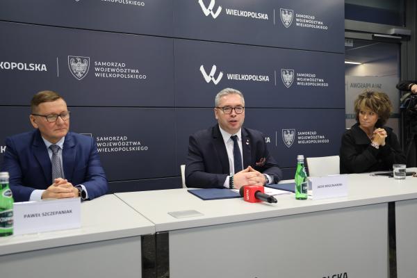 Podpisanie umowy przez Samorząd Województwa Wielkopolskiego z Wielkopolskim Stowarzyszeniem Sportowym na prowadzenie szkoleń sportowych dla dzieci i młodzieży w regionie w latach 2025-2028- kliknij aby powiększyć