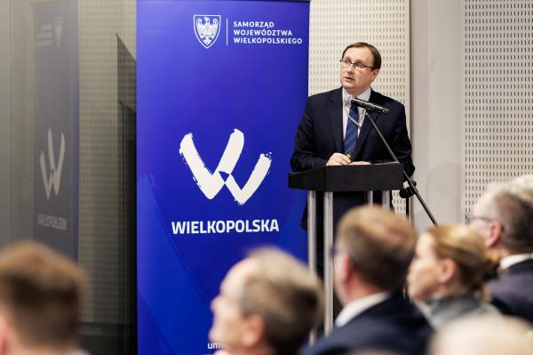 Spotkanie Marszałka Marka Woźniaka z przedstawicielami Wielkopolskiego Klubu Kapitału- kliknij aby powiększyć