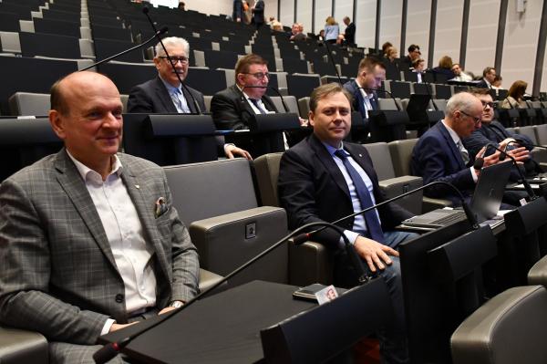 Miniona Sesja Sejmiku Województwa Wielkopolskiego odbyła się w poniedziałek 28 kwietnia- kliknij aby powiększyć