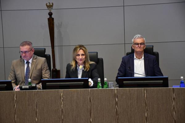 Miniona Sesja Sejmiku Województwa Wielkopolskiego odbyła się w poniedziałek 28 kwietnia- kliknij aby powiększyć