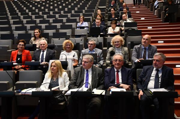 Miniona Sesja Sejmiku Województwa Wielkopolskiego odbyła się w poniedziałek 28 kwietnia- kliknij aby powiększyć