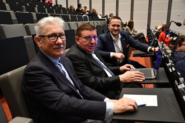 Miniona Sesja Sejmiku Województwa Wielkopolskiego odbyła się w poniedziałek 28 kwietnia- kliknij aby powiększyć