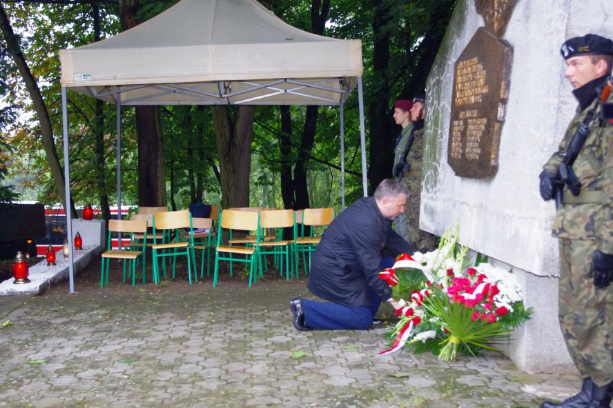 Obchody 75. rocznicy wybuchu II Wojny Światowej w Poznaniu i Suchym Lesie   - zobacz więcej