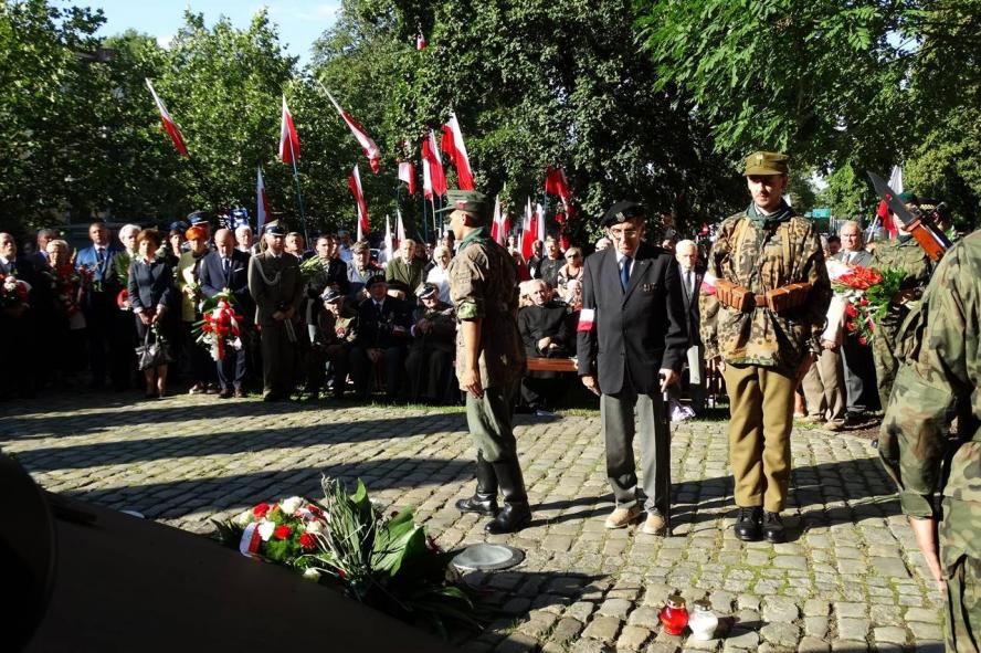 W hołdzie Bohaterom Powstania Warszawskiego  - zobacz więcej