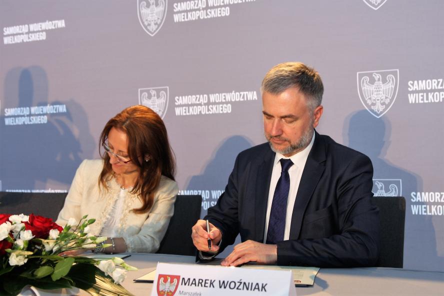 Marszałek Woźniak podpisał porozumienie o współpracy Wielkopolski z rumuńskim Okręgiem Sibiu. „Korzystajmy ze wspólnej kultury i budujmy dobre relacje między ludźmi – to zadanie na dziś i jutro” - zobacz więcej