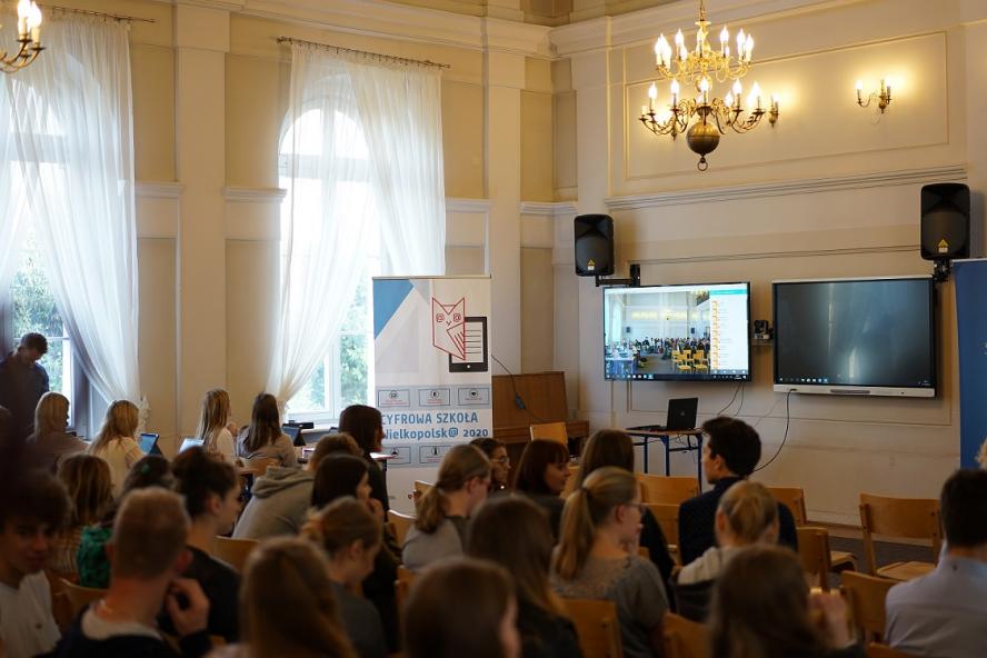 Pierwsze szkoły otrzymały sprzęt w ramach projektu  Cyfrowa Szkoła Wielkopolsk@ 2020 - zobacz więcej