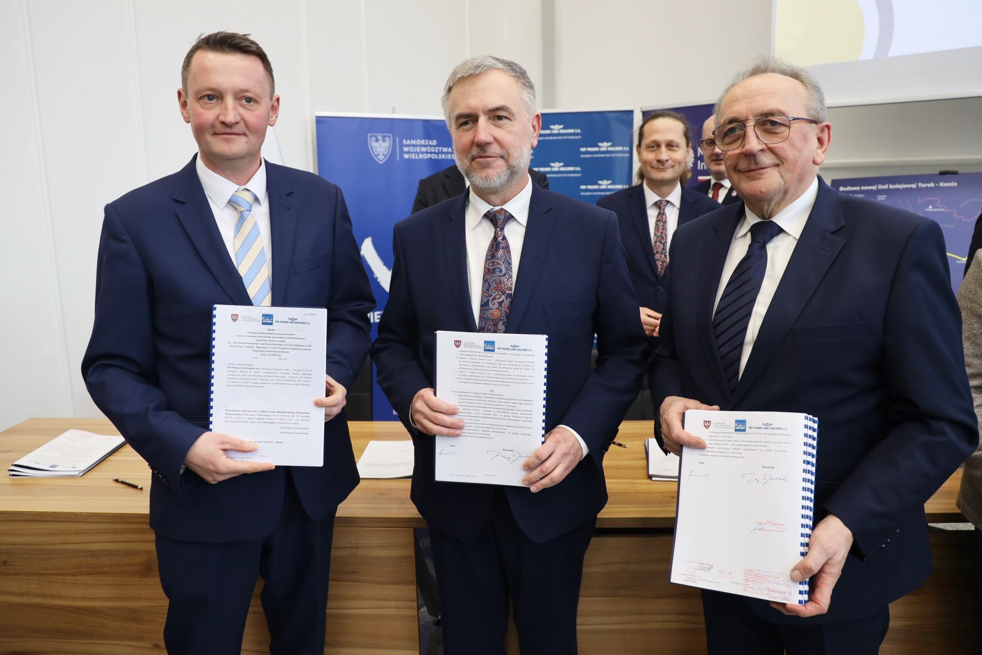 Marszałkowie podpisali umowy z PKP PLK warte 2,2 mld zł na inwestycje kolejowe w Wielkopolsce  - zobacz więcej