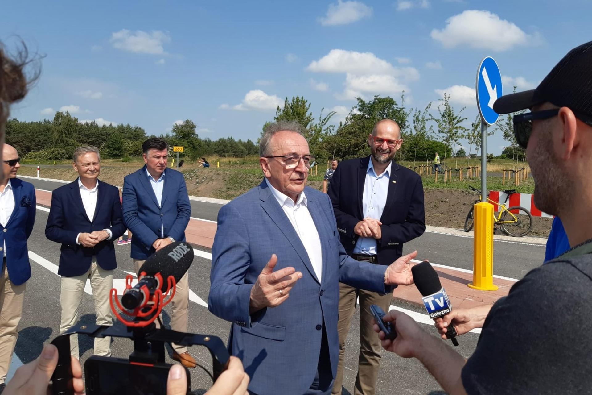 Wicemarszałek Jankowiak zaprezentował nową inwestycję drogową w Gnieźnie - zobacz więcej